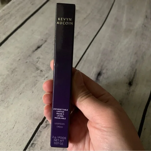 New Kevyn Aucoin Unforgettable Lipstick - Legendary - Cream 2g full size - Picture 3 of 3